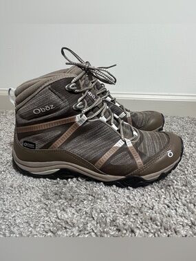 Oboz Waterproof Hiking Boots Brown Mid Ankle Trail Shoes Women’s Sz 8 Outdoor